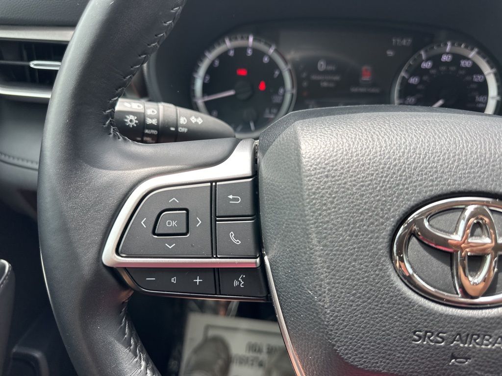 2023 Celestial Silver Metallic Toyota Highlander LE FWD SUV