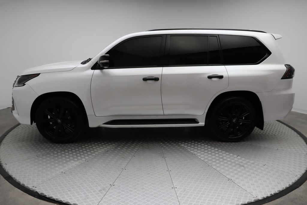 2021 Lexus LX 570 11