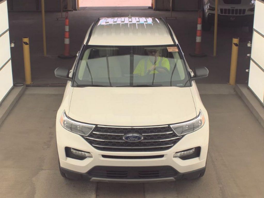 Used 2024 White Ford XLT image 3
