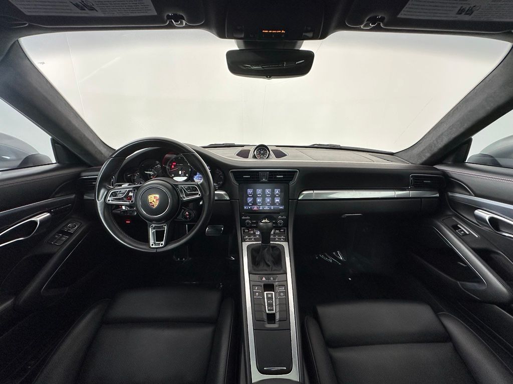 Thumbnail: 2019 Porsche 911 - 6