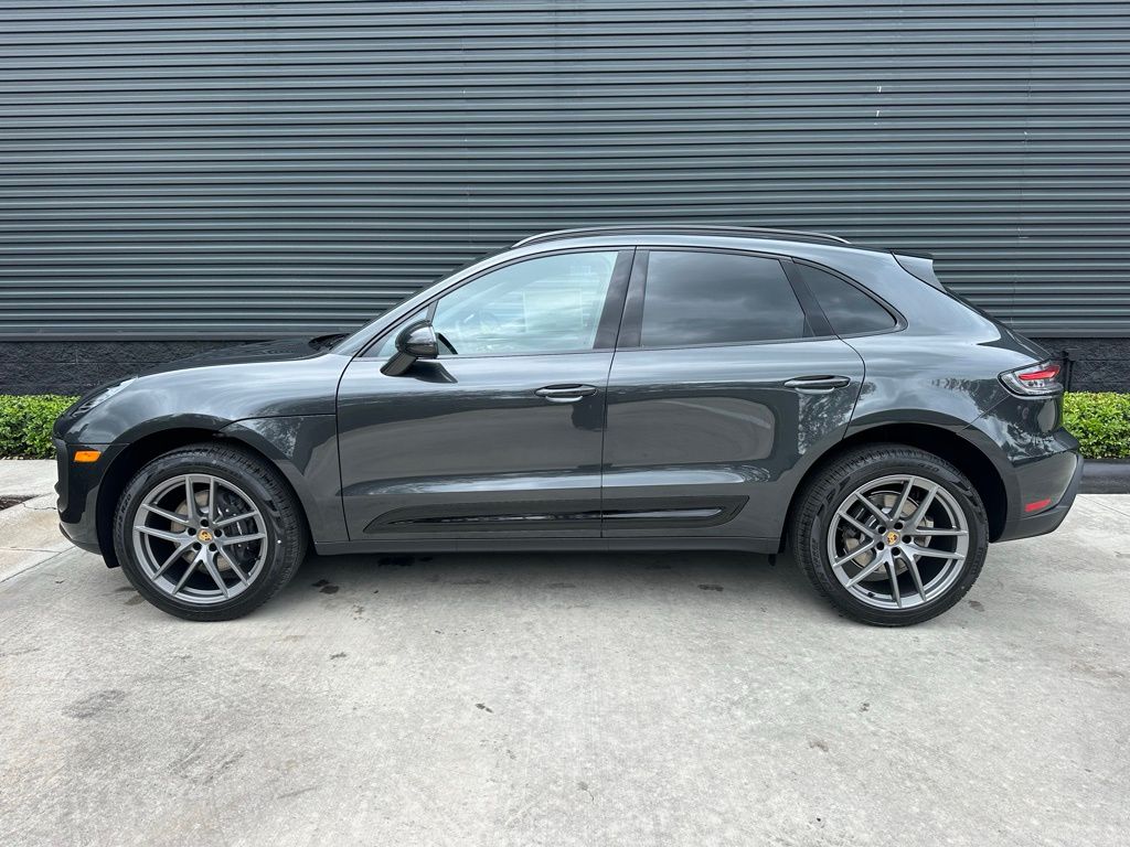 Thumbnail: 2026 Porsche Macan - 2