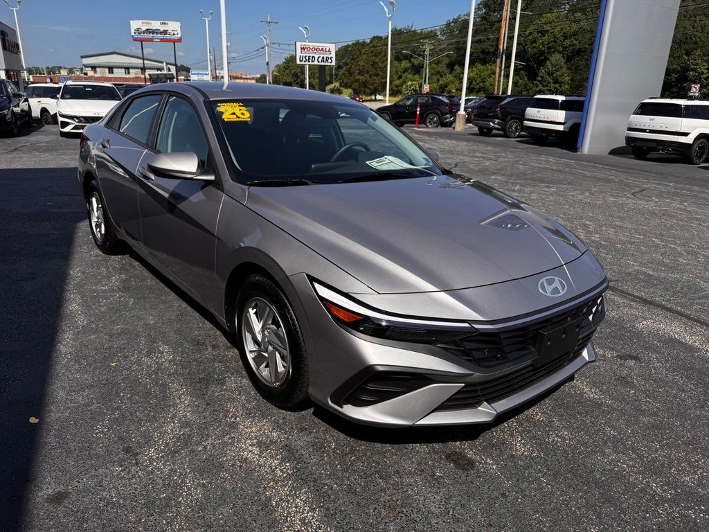 Fluid Metal 2026 Hyundai Elantra SE FWD Sedan Front-Wheel Drive Continuously Variable Transmission