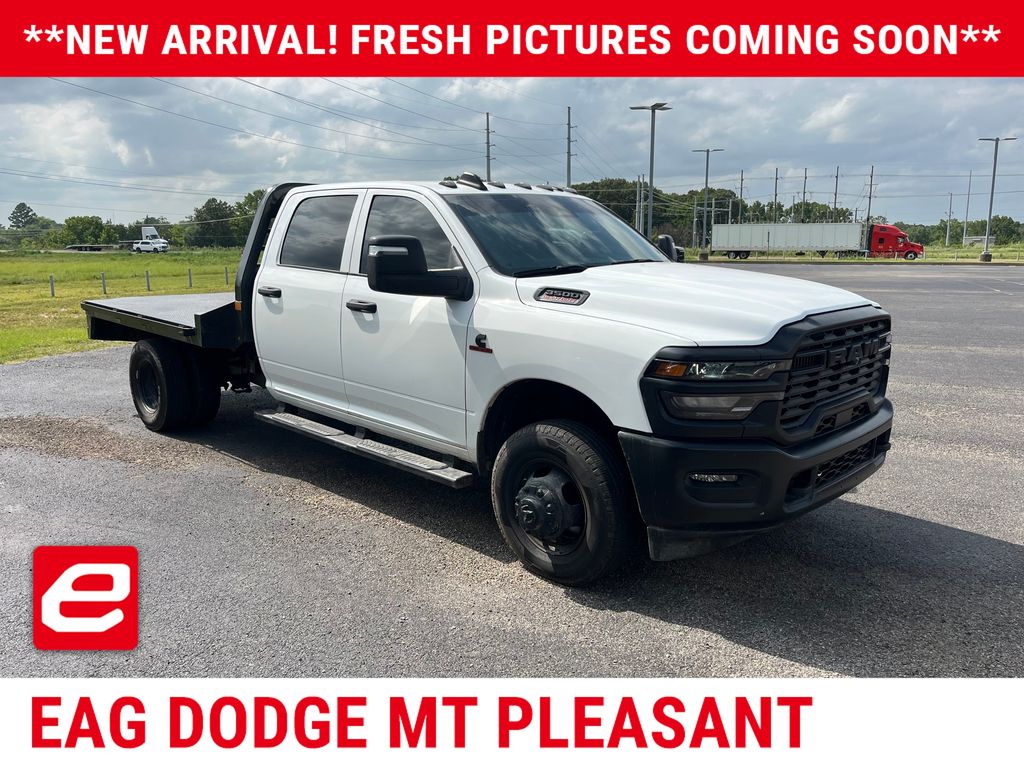 2025 RAM 3500 Chassis Tradesman Crew Cab LB DRW 4WD