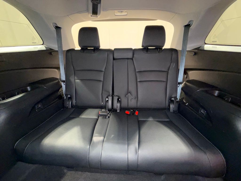 Thumbnail: 2017 Honda Pilot - 23