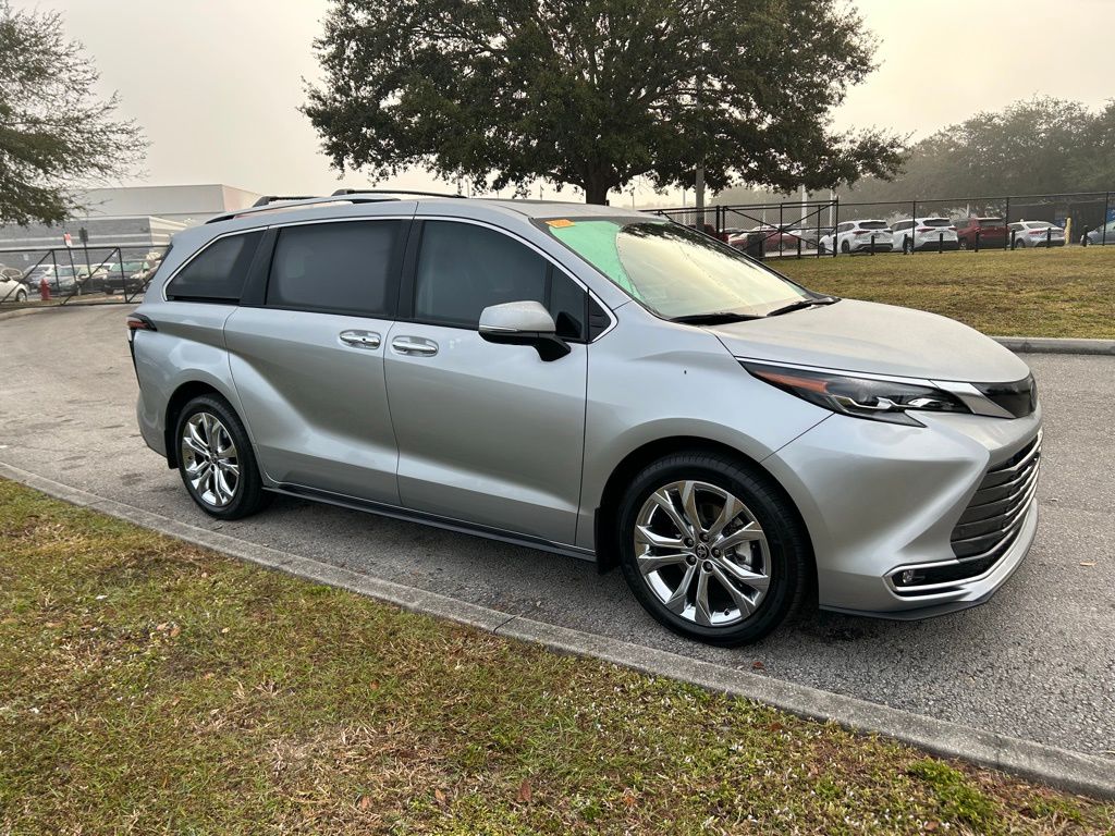 Thumbnail: 2024 Toyota Sienna - 5