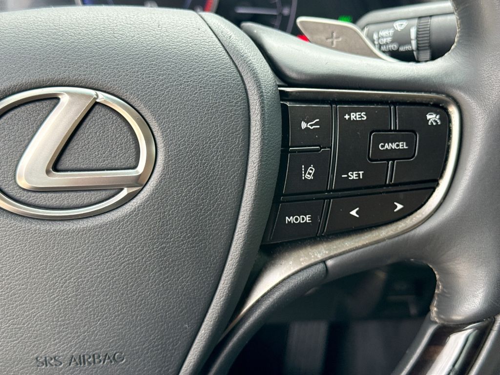 Thumbnail: 2020 Lexus ES - 27