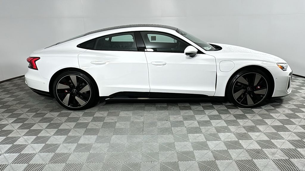 2025 Audi e-tron GT Premium Plus 6