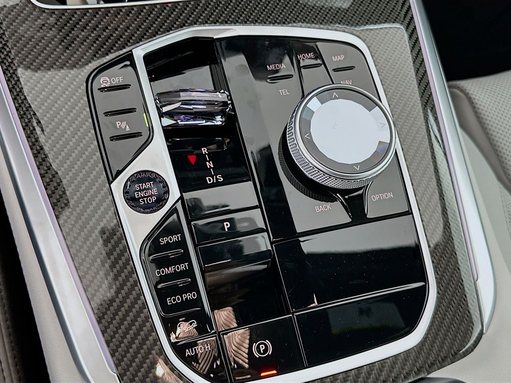 2026 BMW X5 M60i 15