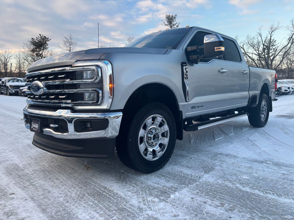 2024 Ford F-350 Super Duty Lariat Crew Cab 4WD