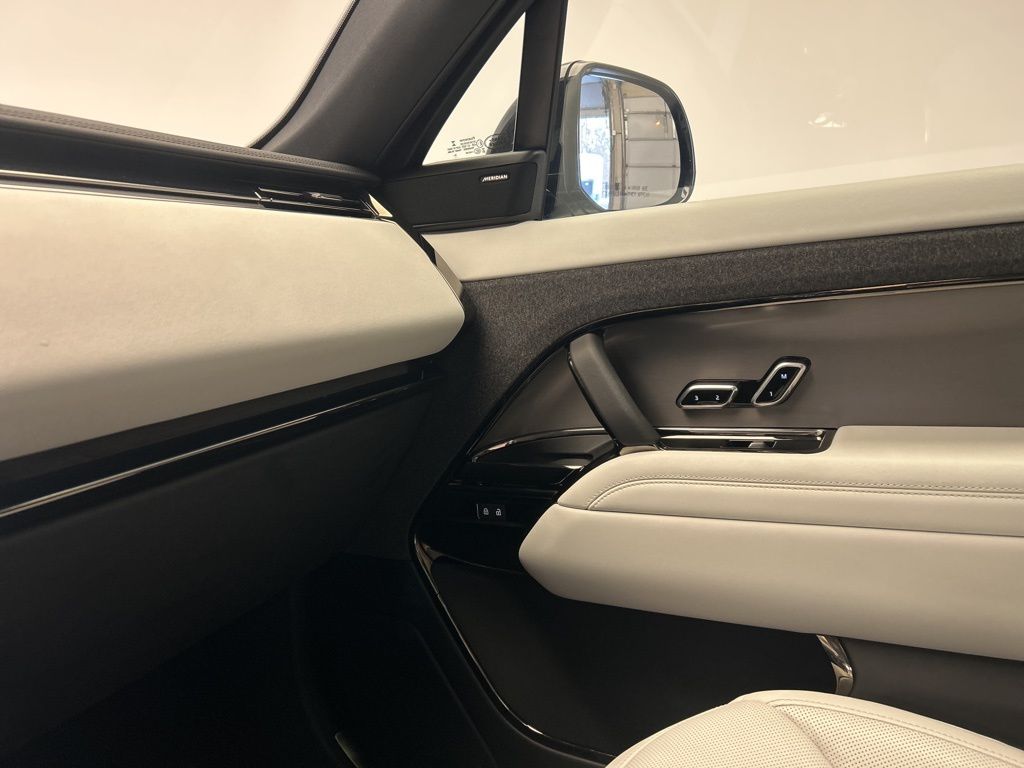 Thumbnail: 2023 Land Rover Range Rover Sport - 20