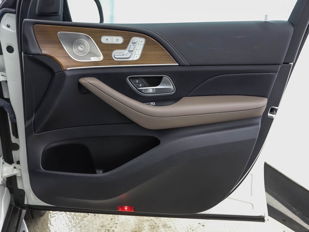 Thumbnail: 2021 Mercedes-Benz GLE - 28