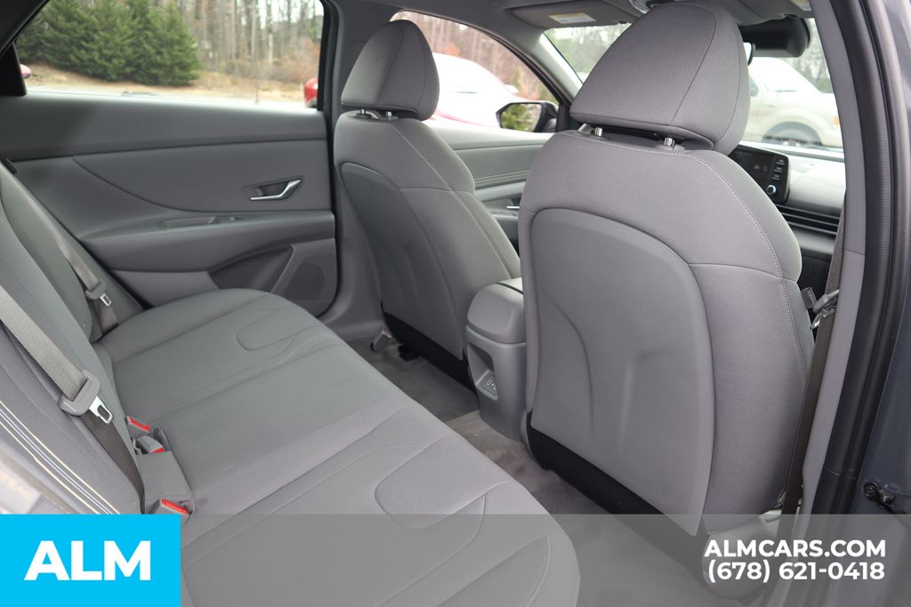 Used 2025 Gray Hyundai SEL Sport image 22