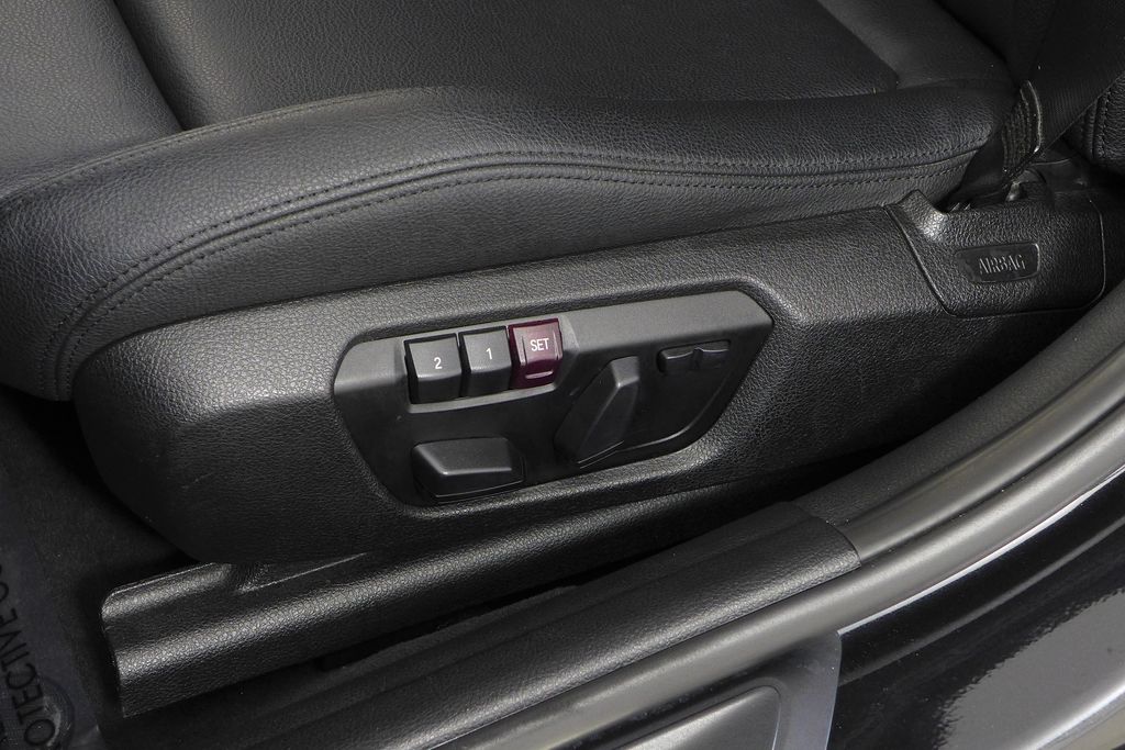 Thumbnail: 2015 BMW 3 Series - 23