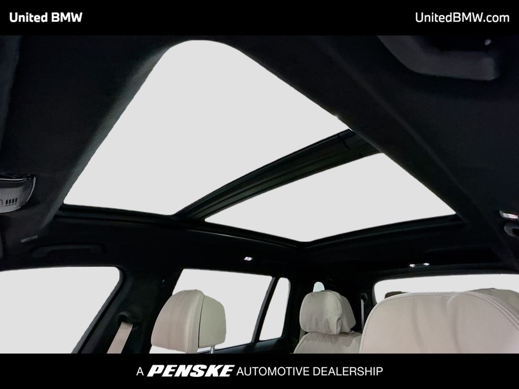 Thumbnail: 2024 BMW X7 - 12