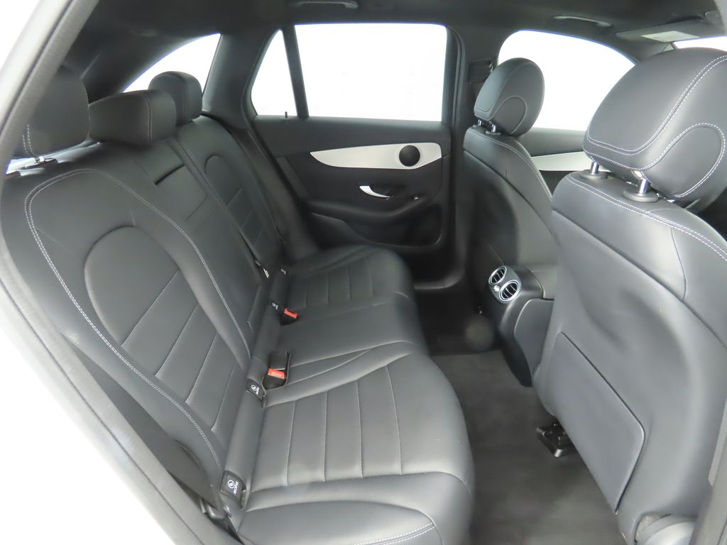 2022 Mercedes-Benz GLC 300 22