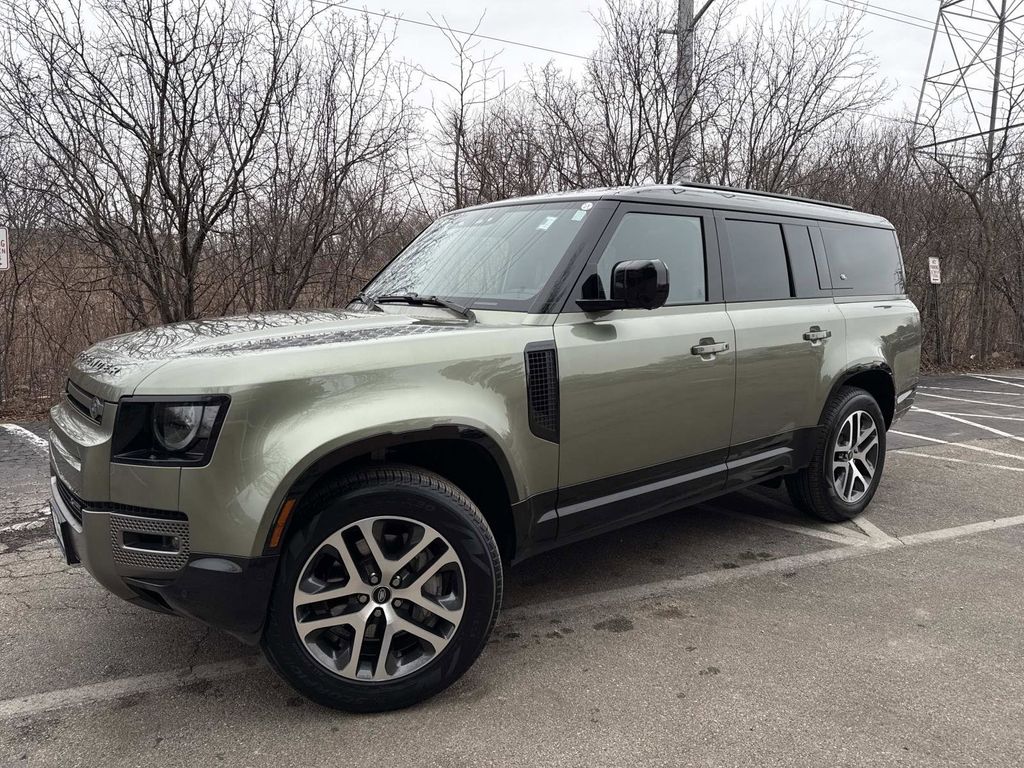 2023 Land Rover Defender 130 X-Dynamic SE AWD