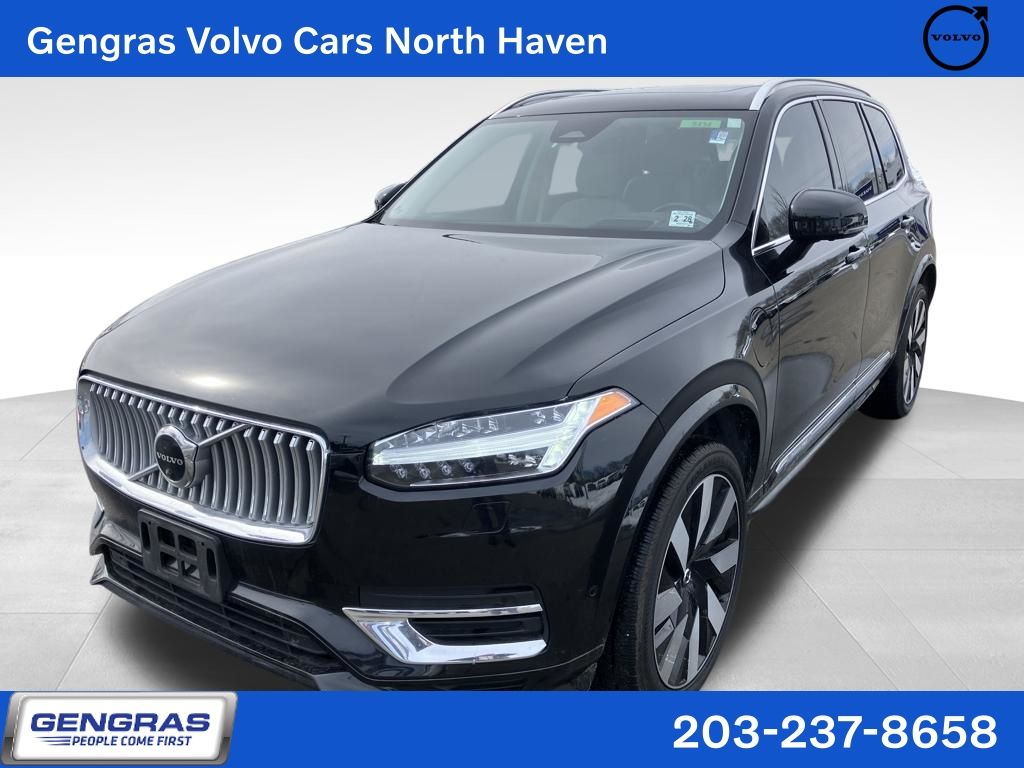 2023 Volvo XC90 Recharge T8 Ultimate Bright Theme 6-Passenger eAWD