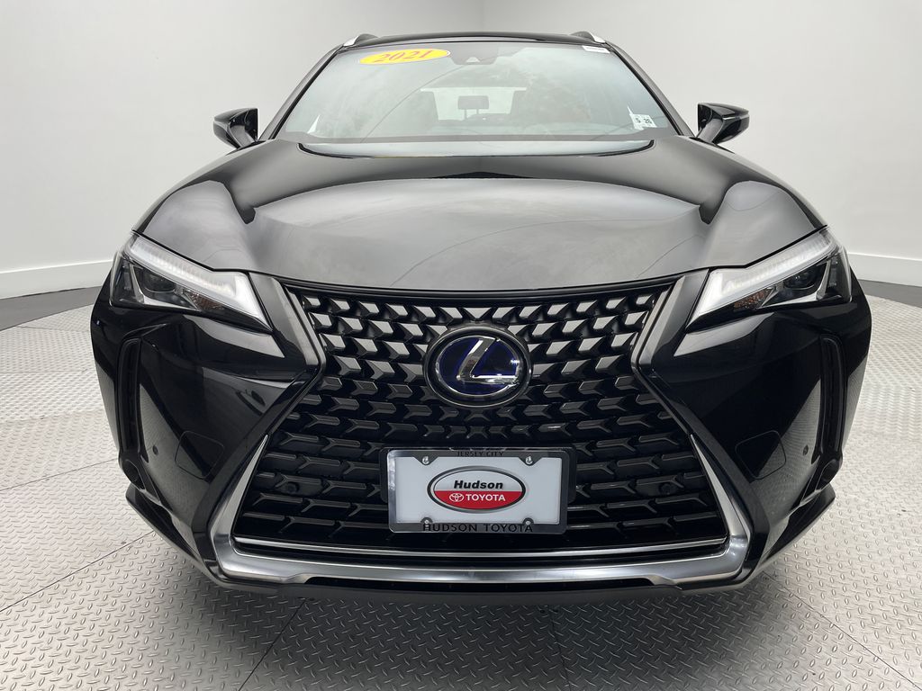 Thumbnail: 2021 Lexus UX - 2