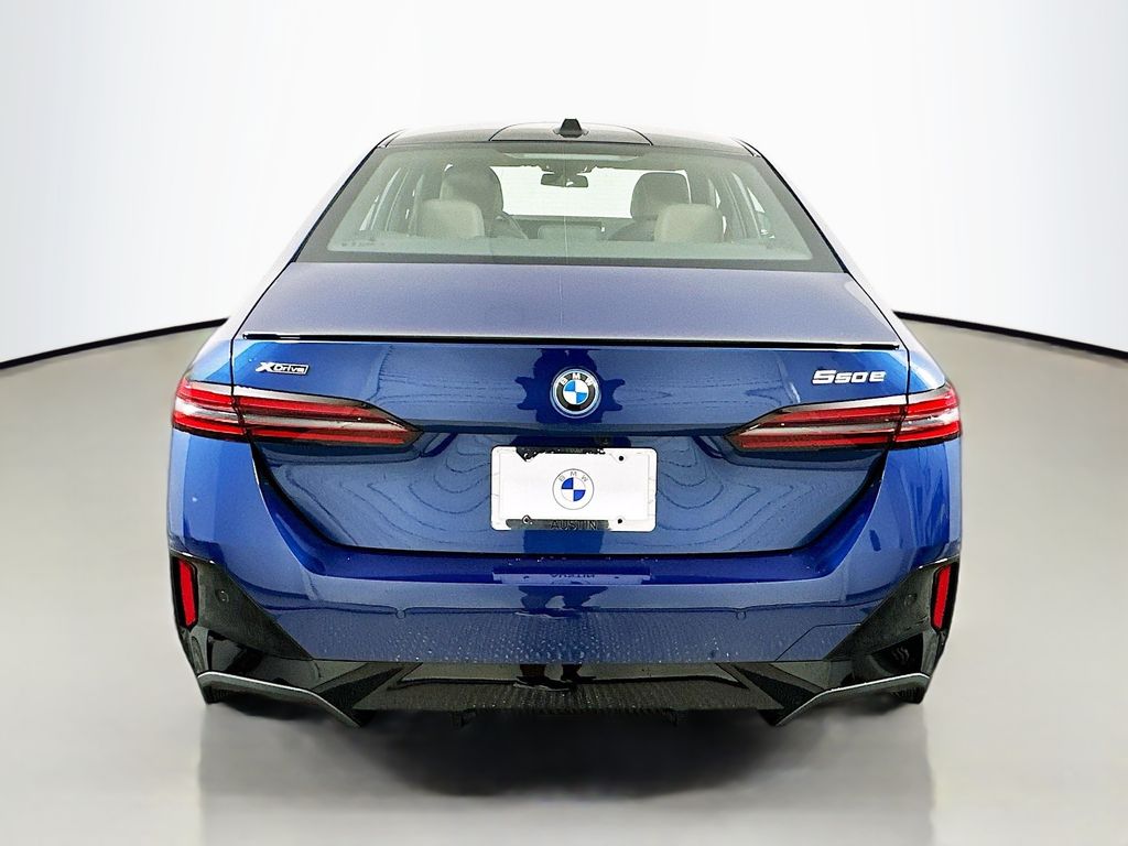 Thumbnail: 2026 BMW 5 Series - 6