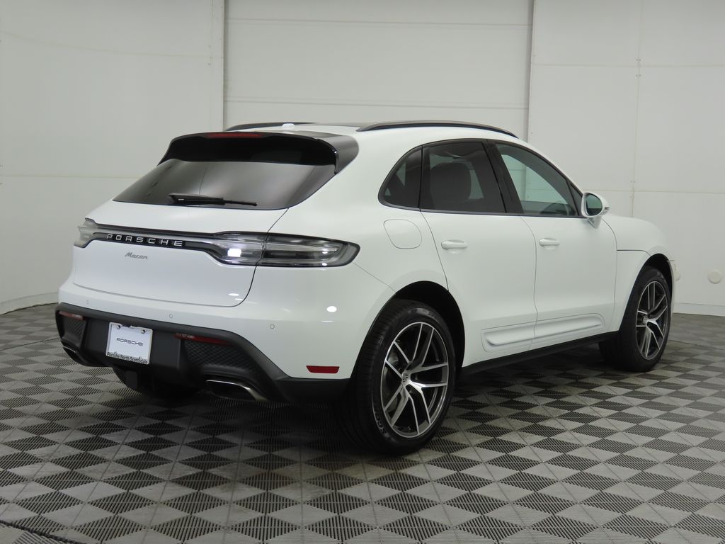 Thumbnail: 2025 Porsche Macan - 7