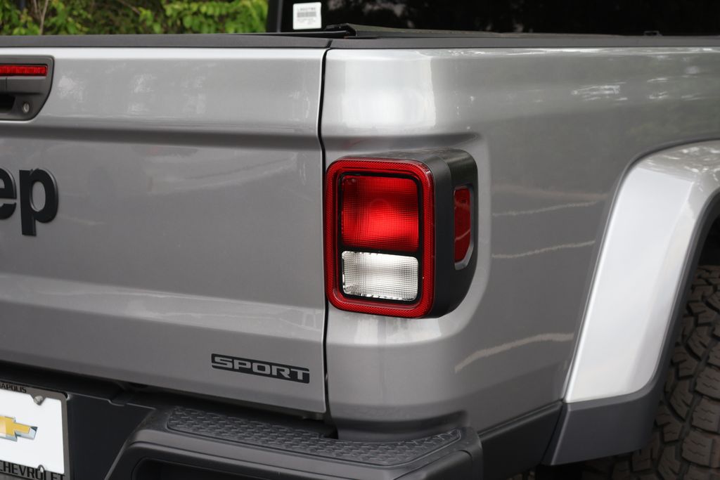 Thumbnail: 2021 Jeep Gladiator - 10