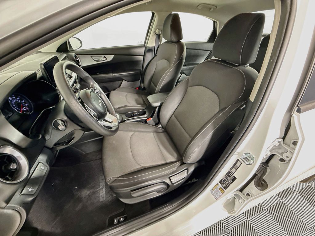 Thumbnail: 2023 Kia Forte - 20