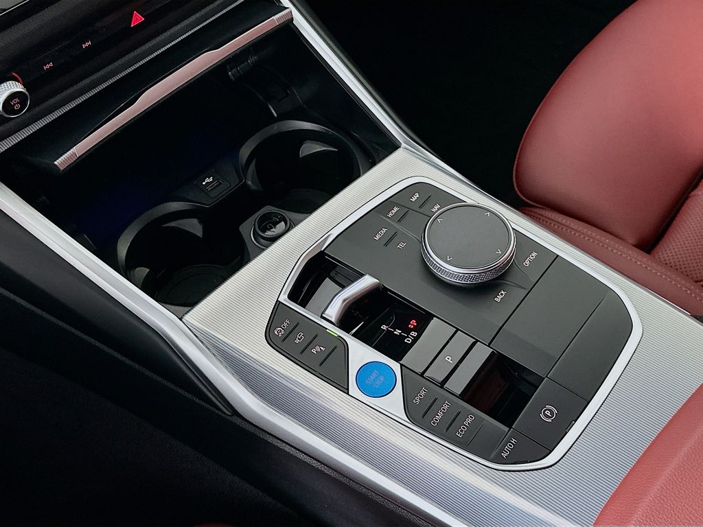 Thumbnail: 2023 BMW i4 - 17