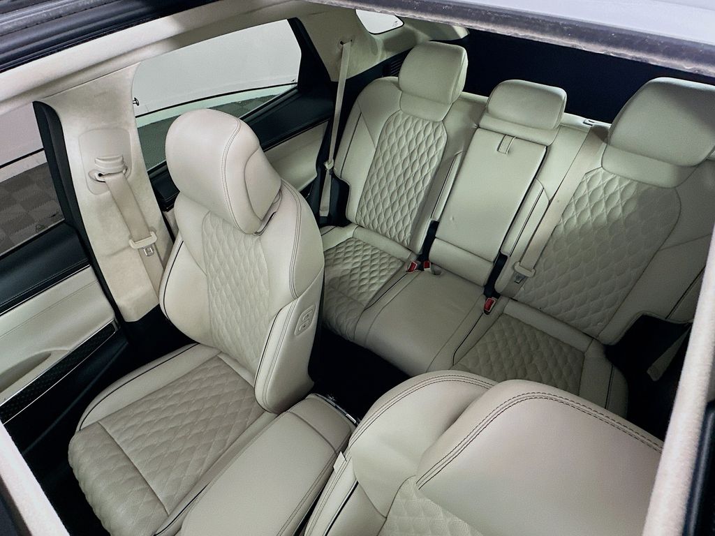 Thumbnail: 2022 Genesis GV70 - 22