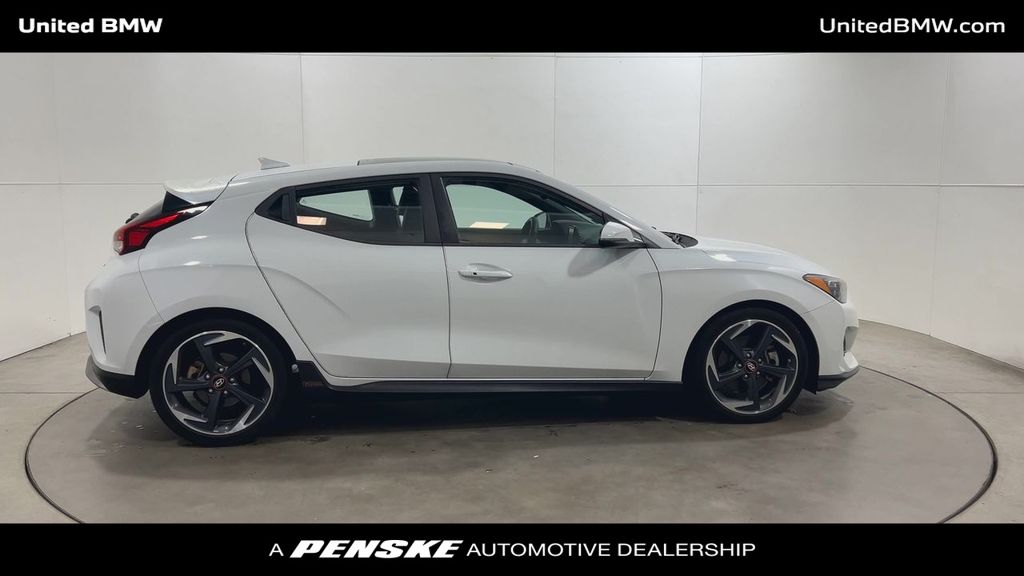 2019 Hyundai Veloster Turbo 9