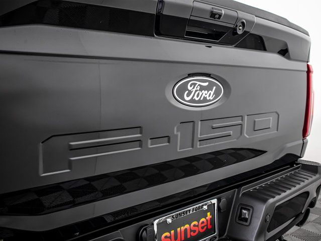 Used 2025  Ford Tremor image 16