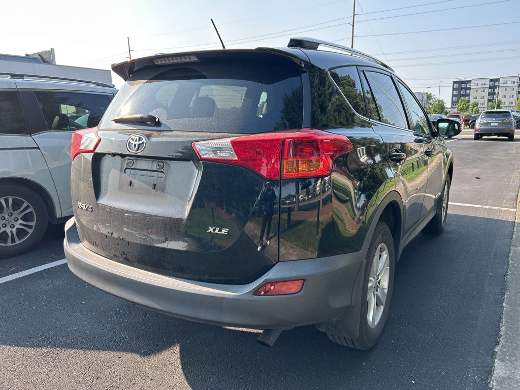 2013 Toyota RAV4 XLE 3