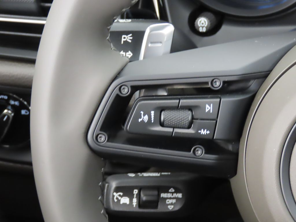 Thumbnail: 2026 Porsche Macan - 19