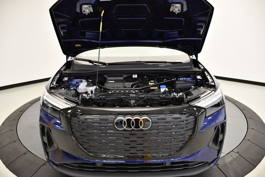 Thumbnail: 2026 Audi Q4 e-tron - 13