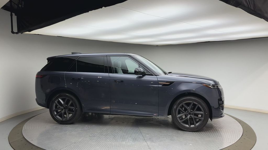 Thumbnail: 2026 Land Rover Range Rover Sport - 9