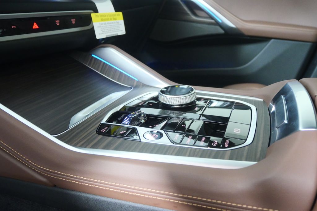 Thumbnail: 2027 BMW X6 - 24