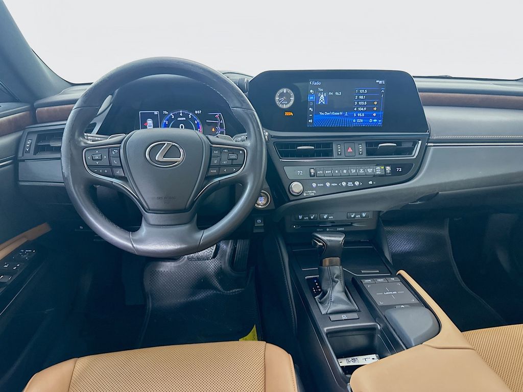 Thumbnail: 2022 Lexus ES - 22