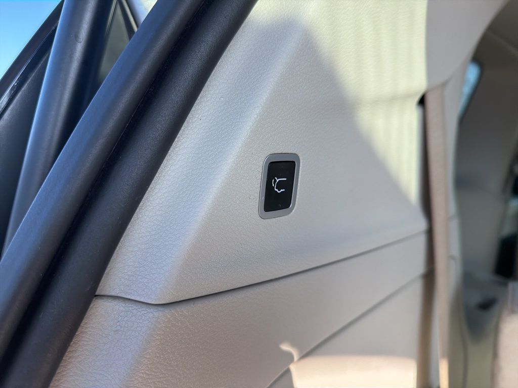 Thumbnail: 2018 Chrysler Pacifica - 23