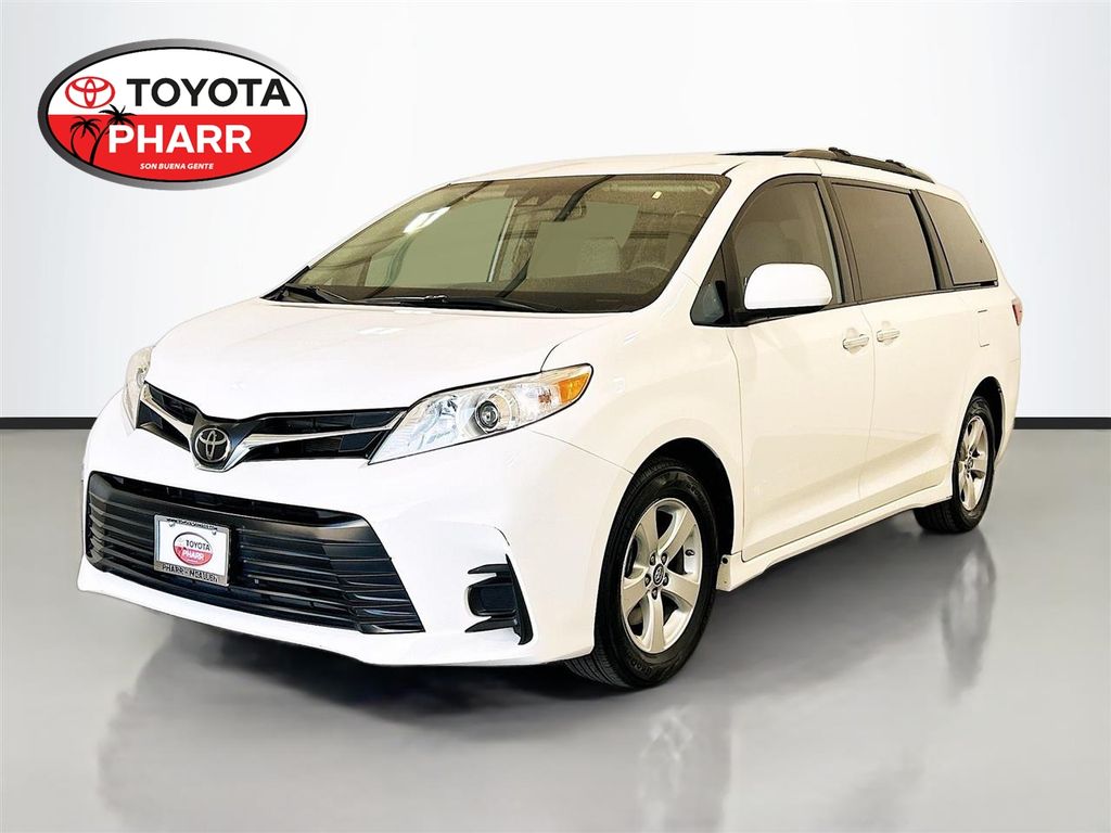 2020 Toyota Sienna LE 7-Passenger FWD with Auto-Access Seat