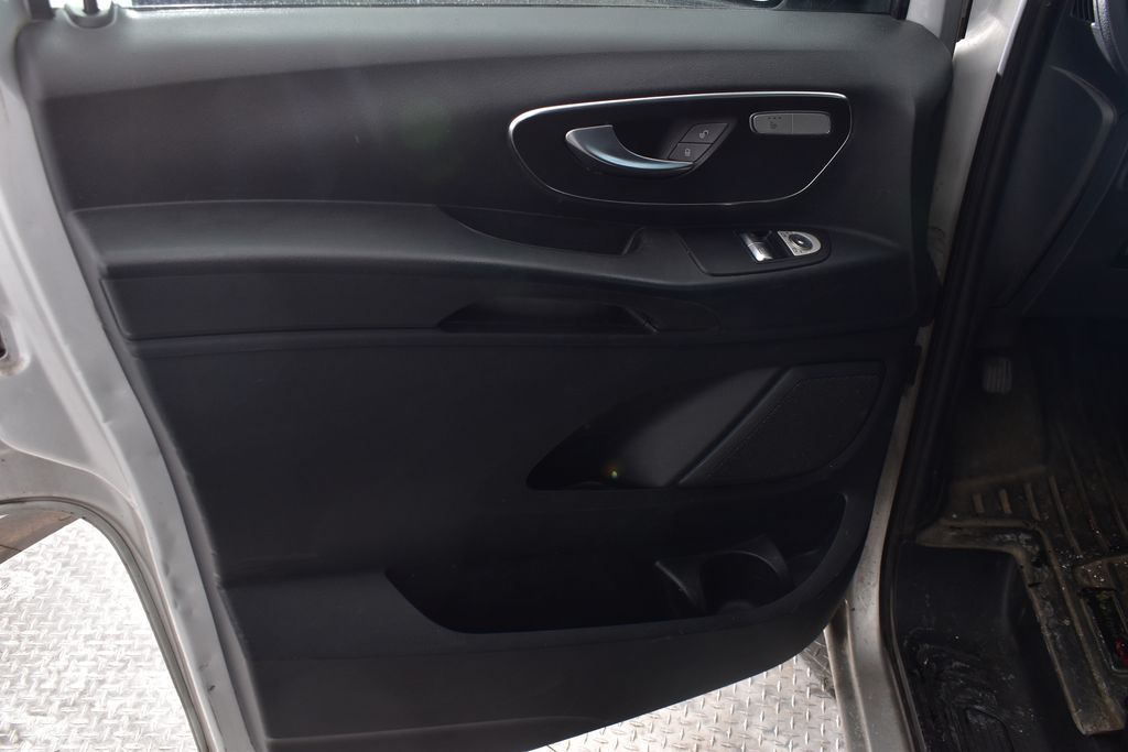 Thumbnail: 2016 Mercedes-Benz Metris - 9