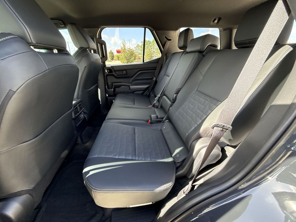 Thumbnail: 2025 Toyota 4Runner - 25