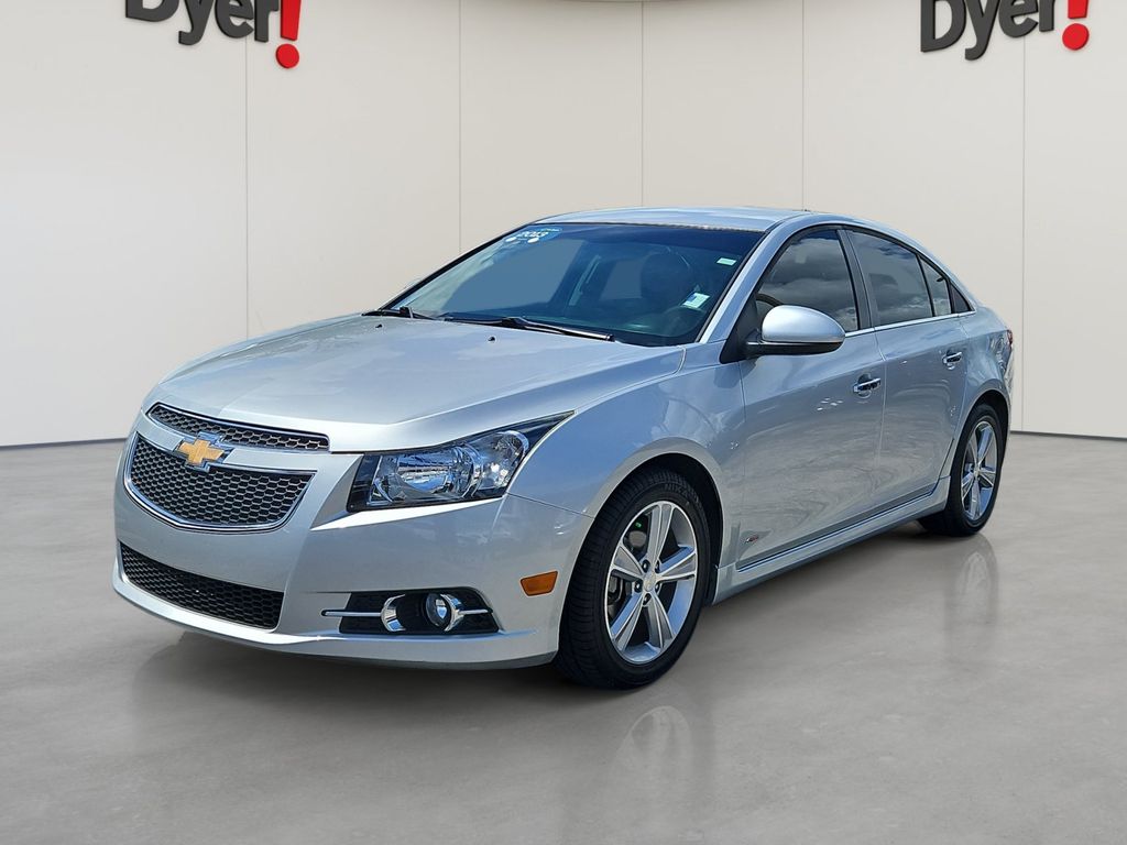 Silver Ice Metallic 2013 Chevrolet Cruze Sedan Front-Wheel Drive 6-Speed Automatic Overdrive