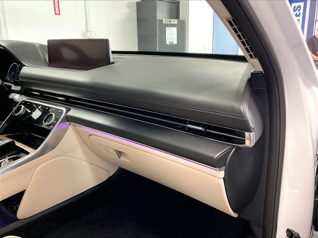 2023 Genesis GV80 — photo 13