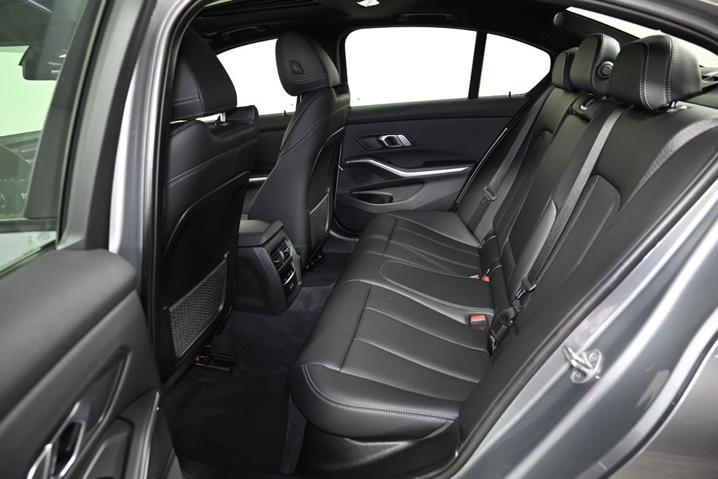2023 BMW 3 Series 330i xDrive 24