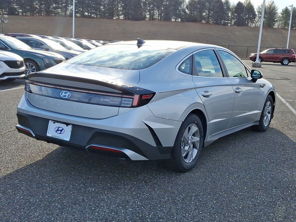 2025 Hyundai Sonata SE 4