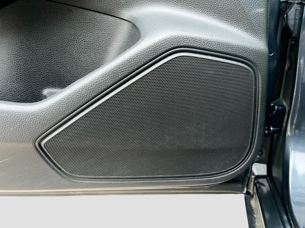 Used 2022 Black Honda EX-L image 18