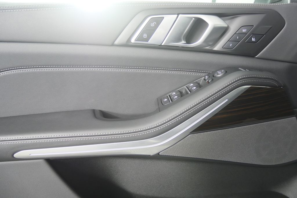 Thumbnail: 2025 BMW X5 - 8