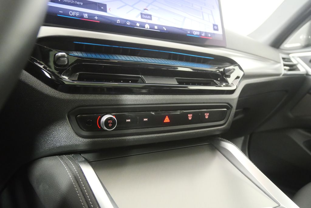 Thumbnail: 2025 BMW 4 Series - 25