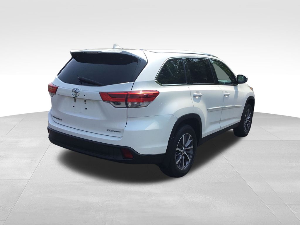 2019 Toyota Highlander XLE 3
