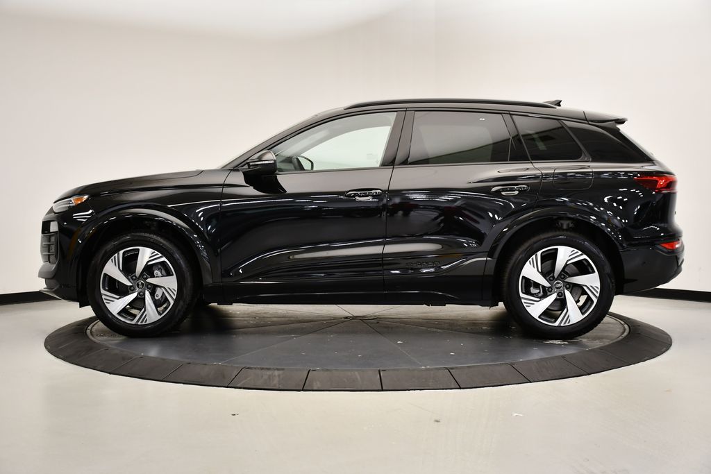 Thumbnail: 2025 Audi Q6 e-tron - 2