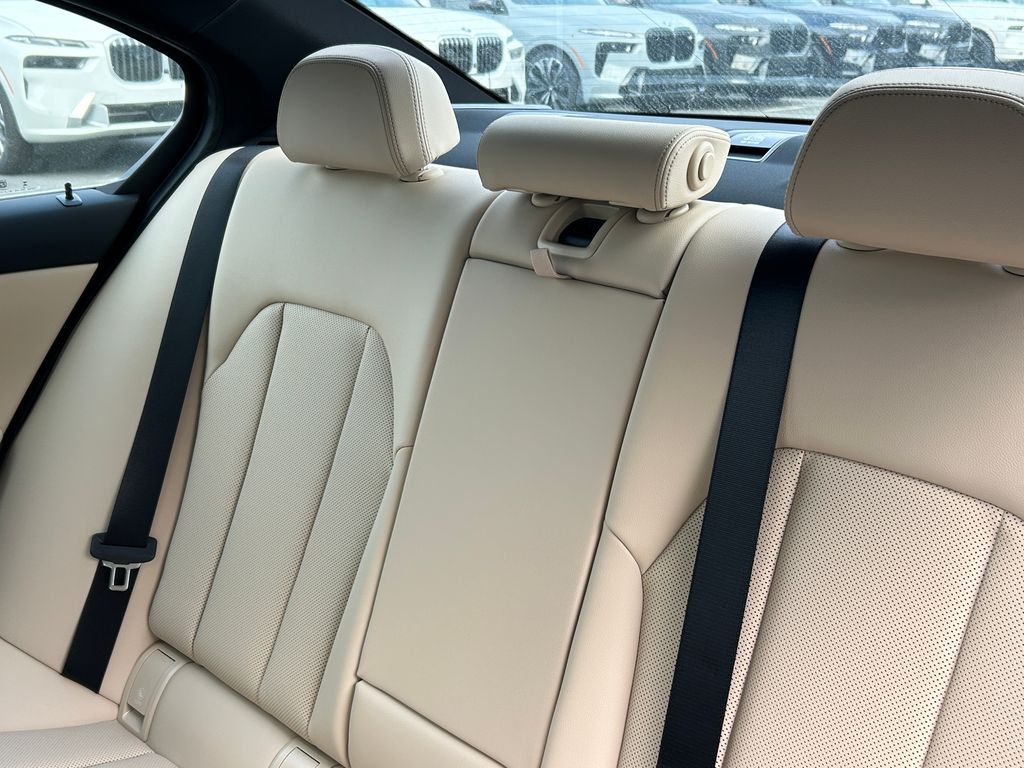 Thumbnail: 2026 BMW 3 Series - 32